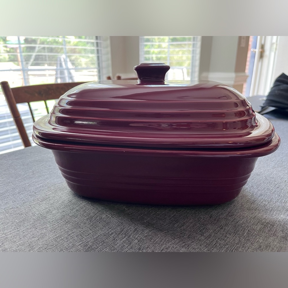 Pampered Chef Cranberry Deep Dish 3.1 qt Lidded Casserole, Like New